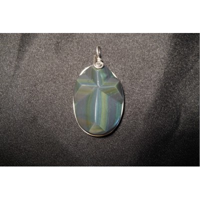Pendentif croix oeil céleste