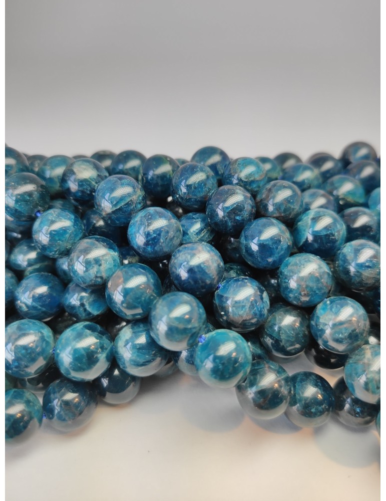 Fils d'Apatite bleu foncée