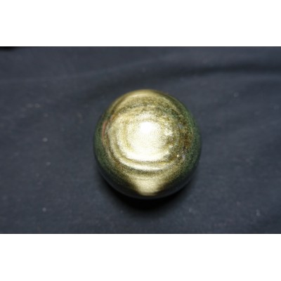 Sphère en obsidienne dorée